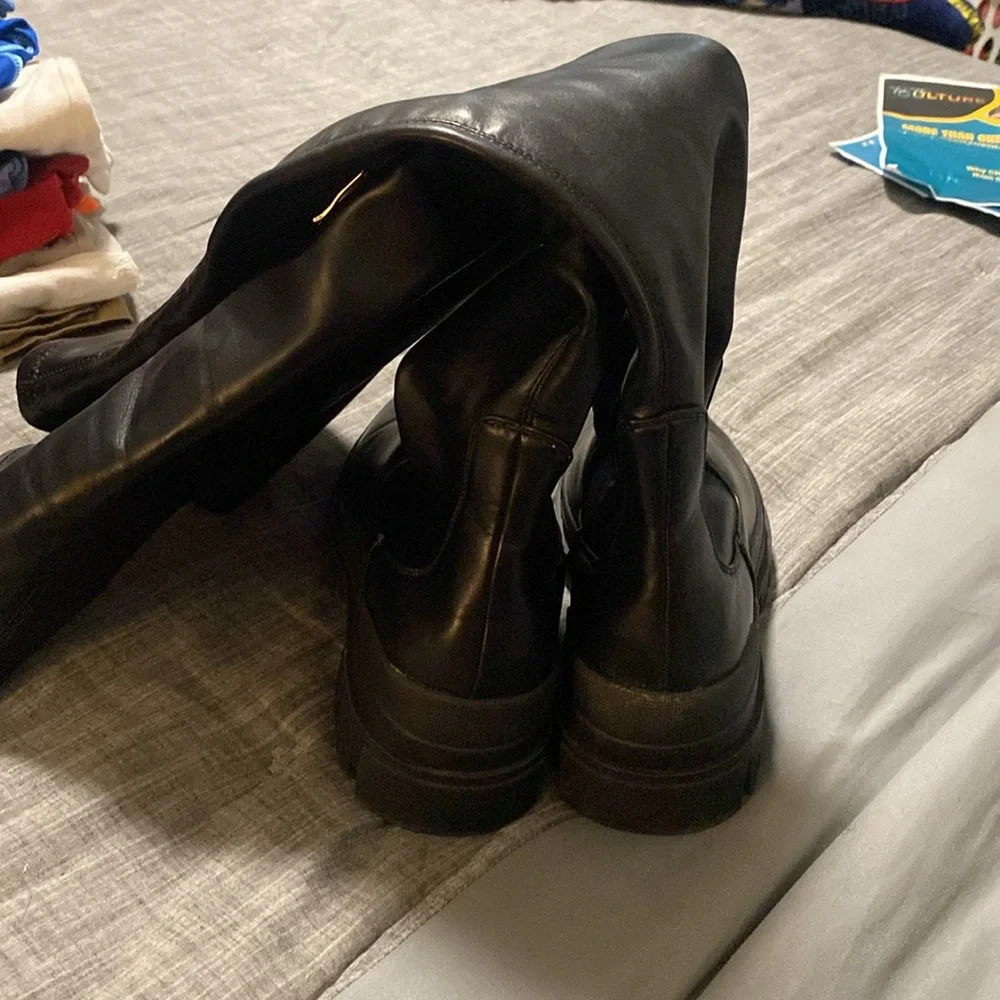 Knee boot - Picture 4 of 5